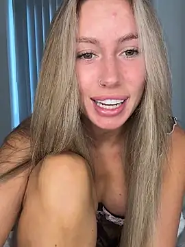 SexySaraxxoo 现场XXX聊天