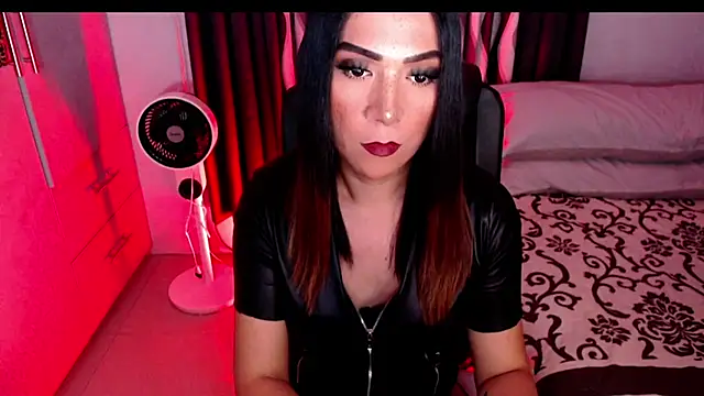 xSUCKTHYWOMANx's Live XXX Chat