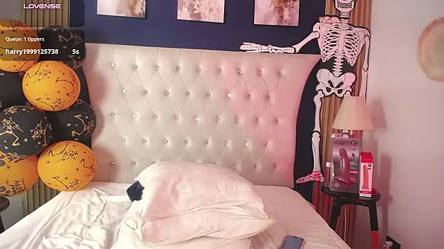 Canili_Hot 即時 XXX 聊天