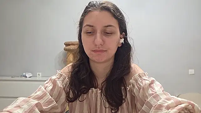 ChrystalAlma's Live XXX Chat