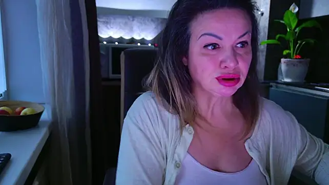 MishaMILF's Live XXX Chat