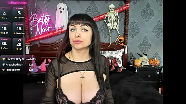 BettyNoir's Live XXX Chat