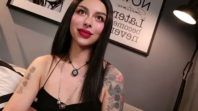 LetisiaRocks élő XXX-chatje