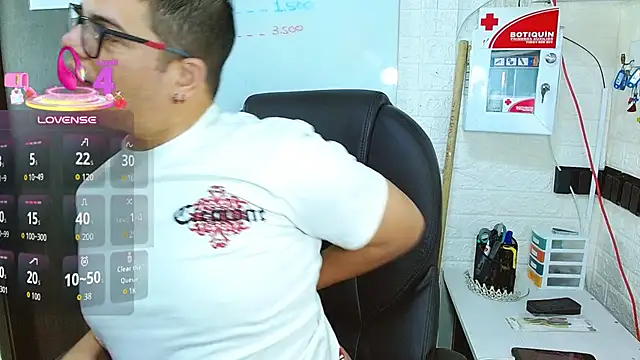 Онлайн чат XXX Realjoel01
