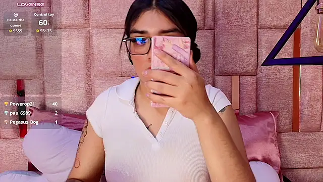martina_frox Adlı Modelin Canlı XXX Sohbeti