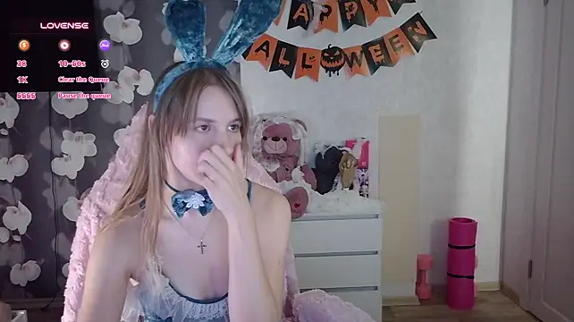 Онлайн чат XXX EmiliaMur_