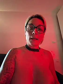 Онлайн чат XXX marinella07