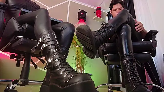 XXX chat uživo modela AngeloandEdward