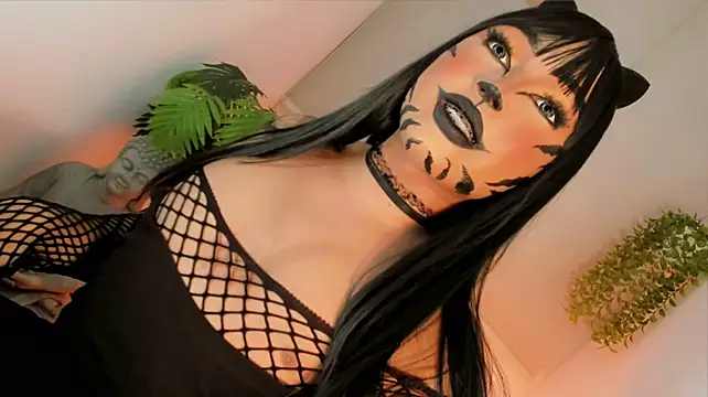 Онлайн чат XXX misstreslatin
