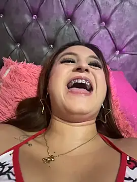 Онлайн чат XXX emilycoy1