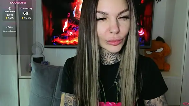 tattooedBabyy Chat XXX in diretta