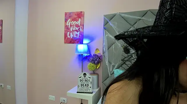 NahomyAdams 라이브 XXX 채팅