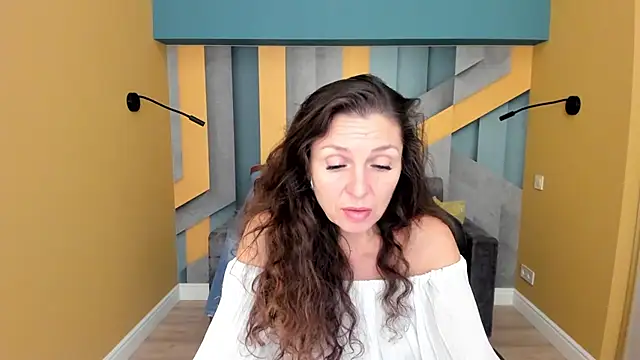 EllaLong's Live XXX Chat