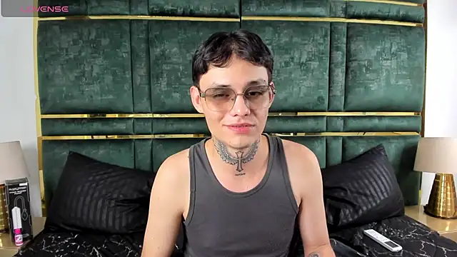 แชท XXX สดของ JackGriffin_