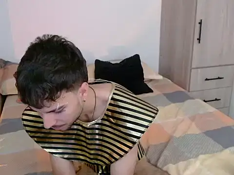 Adrien_polo's Live XXX Chat