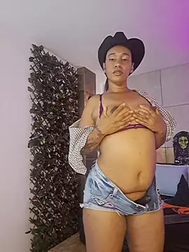 Онлайн чат XXX EbonyHorrny