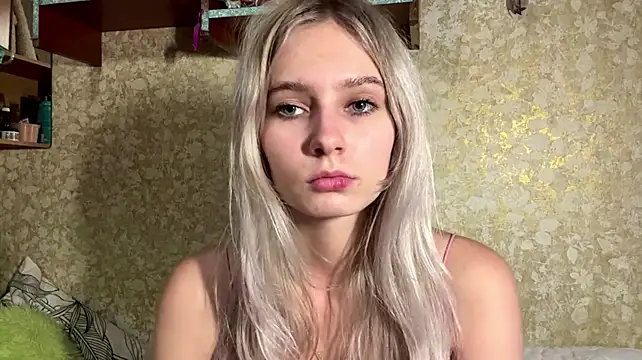 Онлайн чат XXX LynnMontiel