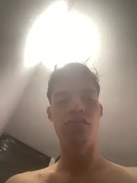 Chatroom XXX en direct de Latinos_2001