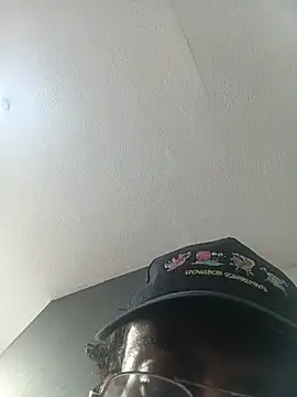 הופעת וובקאם של ImpeccableMooo