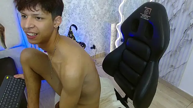 แชท XXX สดของ OLIIVER_TAY