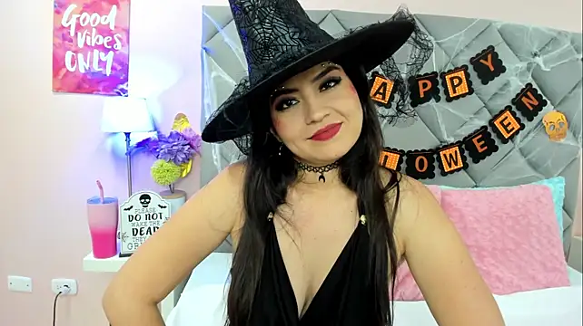 NahomyAdams Chat XXX live