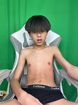 XXX chat uživo modela DD-101