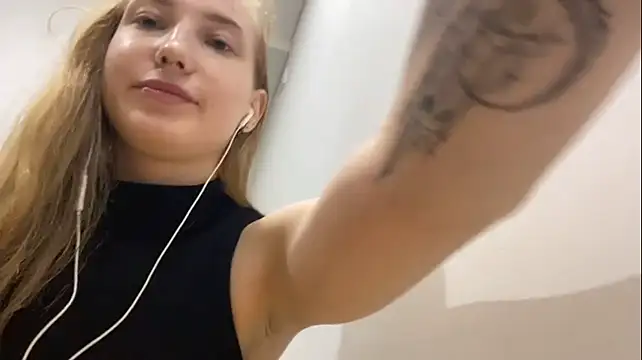 Онлайн чат XXX LaureneBoutet