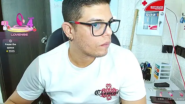 Realjoel01 élő XXX-chatje
