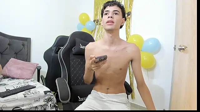 Estiv18_ live XXX chat