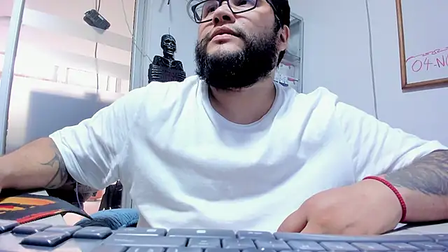 VINCEDMAGLIOO's Live XXX Chat