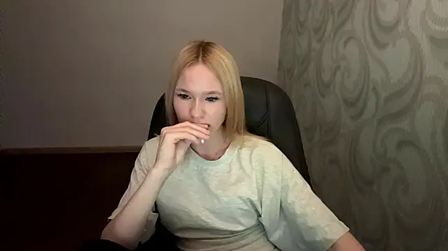 linaloawot's Live XXX Chat
