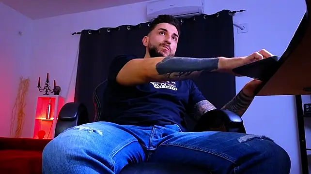 Chatroom XXX en direct de MightyAaron66