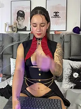 JuliaColemann Adlı Modelin Canlı XXX Sohbeti