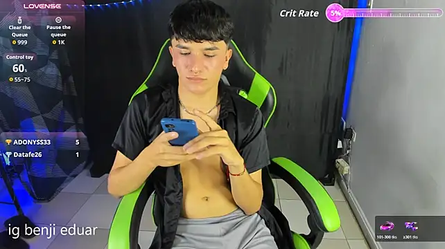benji_hoter's Live XXX Chat