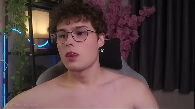 Chat +18 de Nico_Theo ao vivo