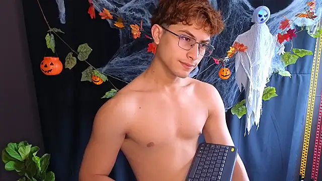 Aaron_Eze – Naživo XXX chat