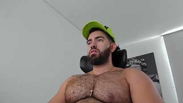simonleon27 Adlı Modelin Canlı XXX Sohbeti