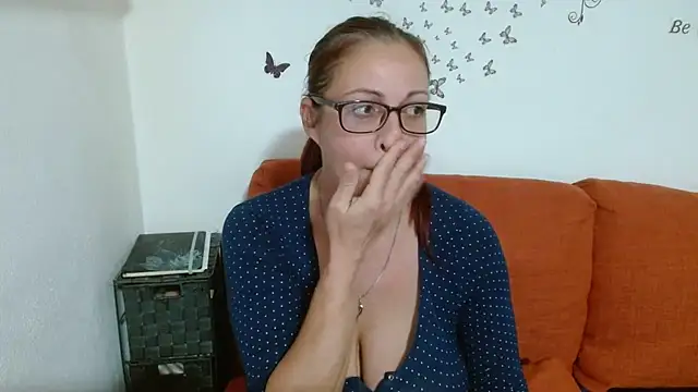 Онлайн чат XXX LadyHellene