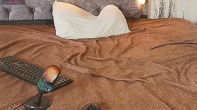 Онлайн чат XXX ElaraCastle