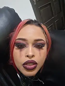 EvaaFoxxy1's Live XXX Chat