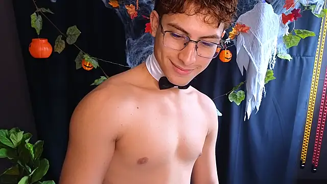 Aaron_Eze Adlı Modelin Canlı XXX Sohbeti