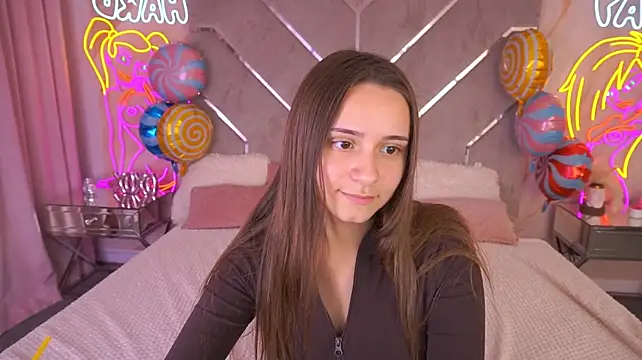 TinyNatalie Chat XXX in diretta