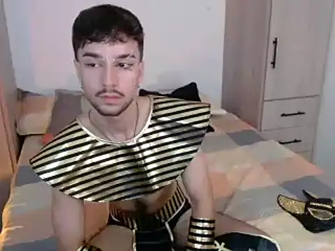 Онлайн чат XXX Adrien_polo