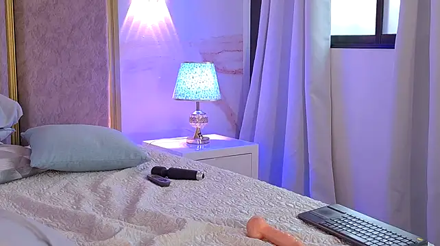 AbrillCute_'s Live XXX Chat