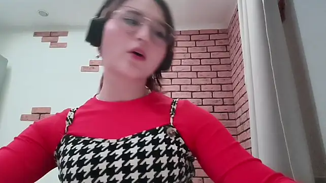 MindaBrodnicki's Live XXX Chat