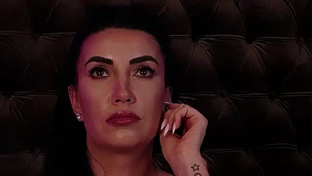 StephanyMillan's Live XXX Chat