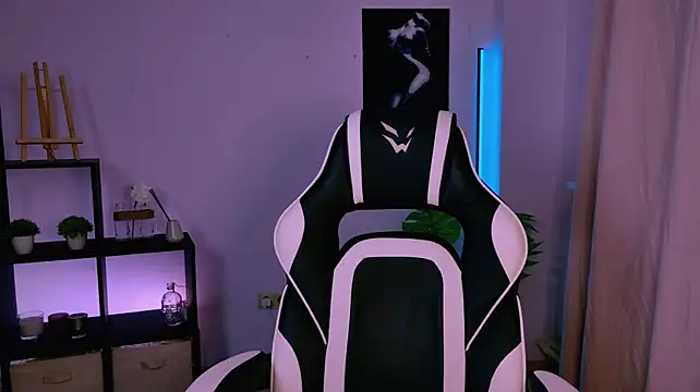 Онлайн чат XXX KiraKittyy_