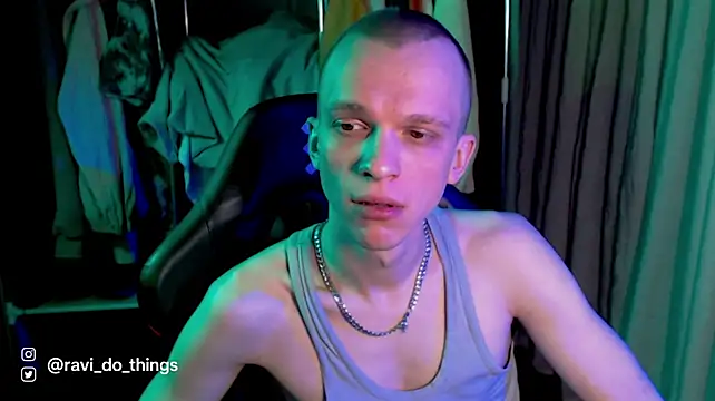 Chat XXX ao vivo de ravi_do_things