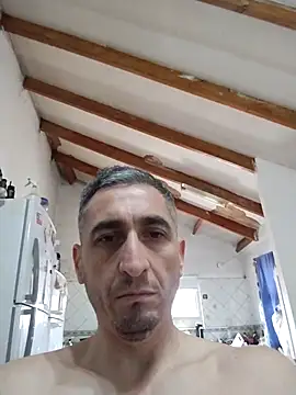 Alejandro83bsfのライブXXXチャット