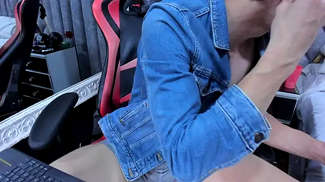 TheGhostforeeonss Adlı Modelin Canlı XXX Sohbeti